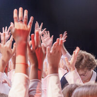 Любовь - Бонд с кнопкой