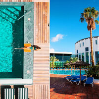 Guitar Chill Out Soundtrack for Midweek Staycations - Harlem Jazz Guitar Quartet