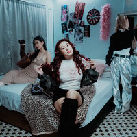 Messy Girl - Claudia