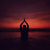 Saludo al Sol - Juni Yogi